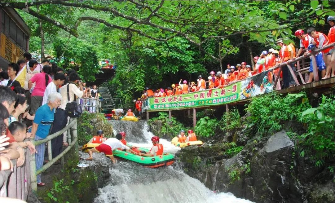 德慶龍母祖廟旅游租車